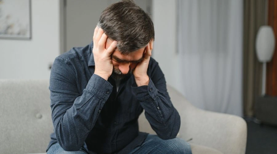 Image of Person transitioning from confusion and distress to calmness and recovery, symbolizing stages of psychosis